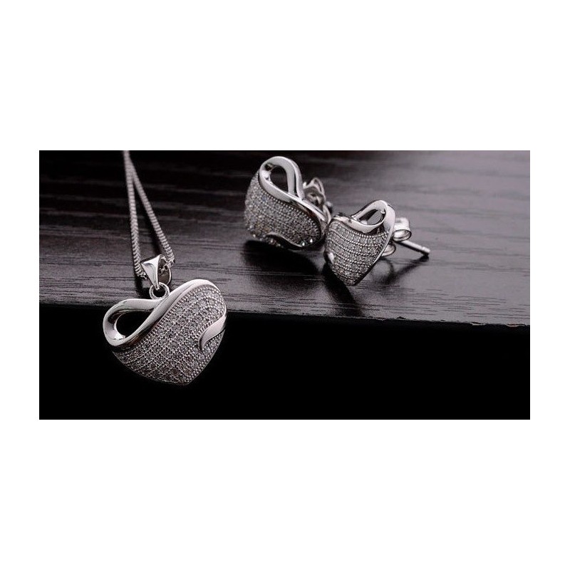 Women’s white gold and white gems heart necklace and earrings gift set