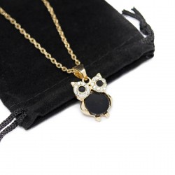 Women’s golden long necklace with a black or white owl pendant