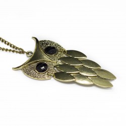 Women’s fashion long necklace with golden owl pendant