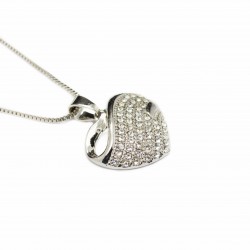 Women’s white gold and white gems heart necklace